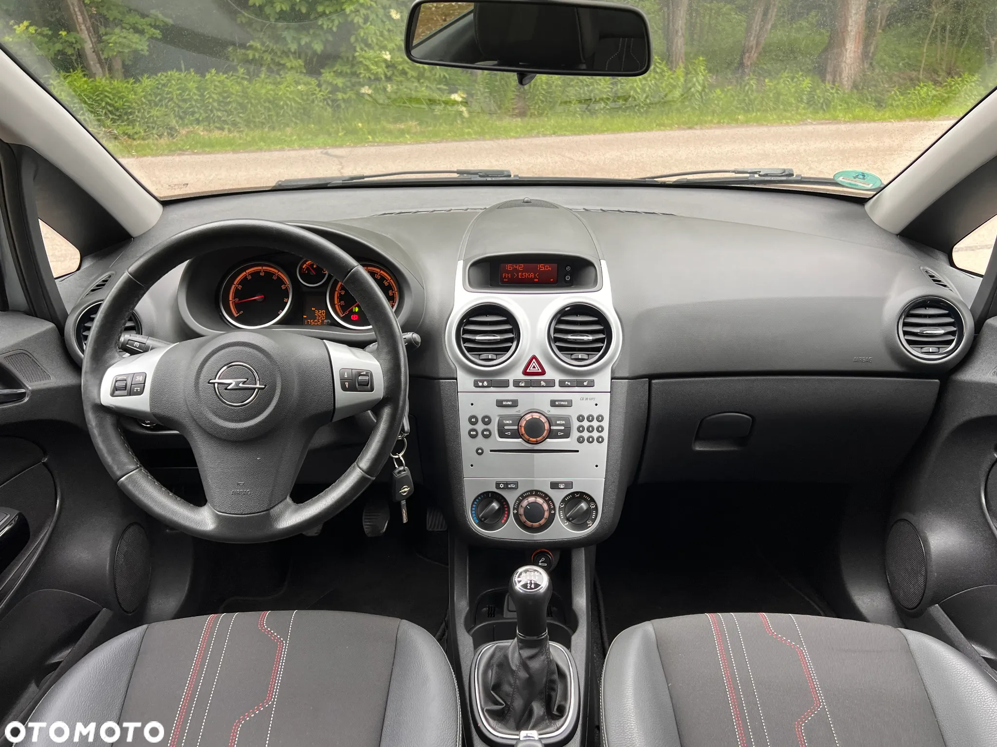 Opel Corsa 1.4 16V Cosmo - 21