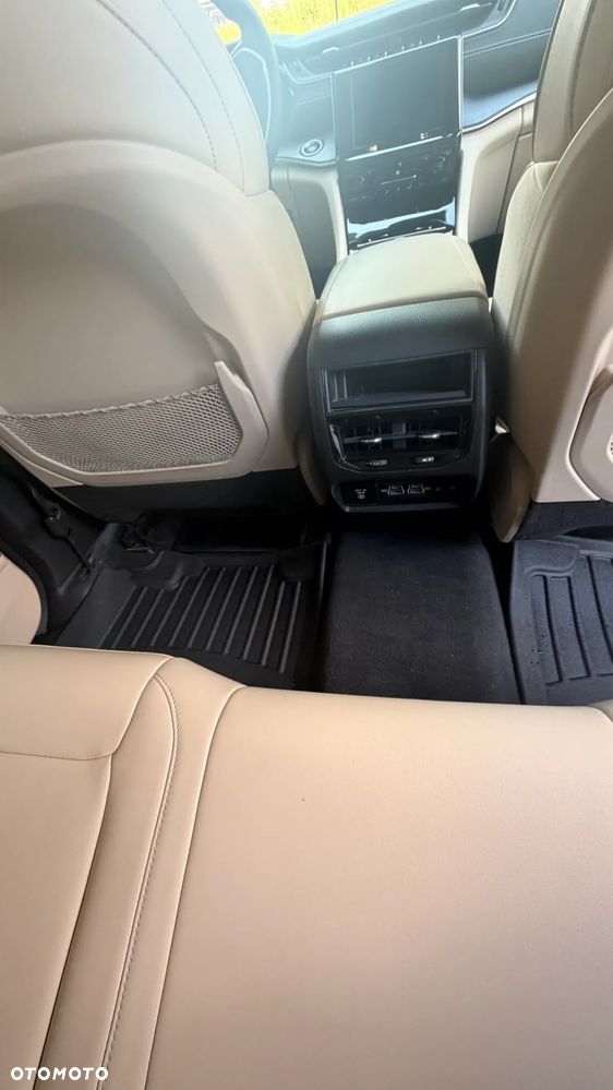 Jeep Grand Cherokee - 8