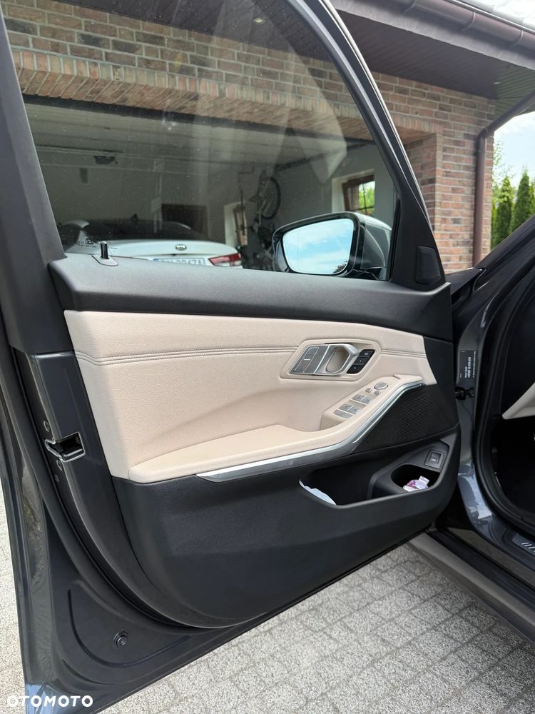 BMW Seria 3 320d M Sport Shadow sport - 19