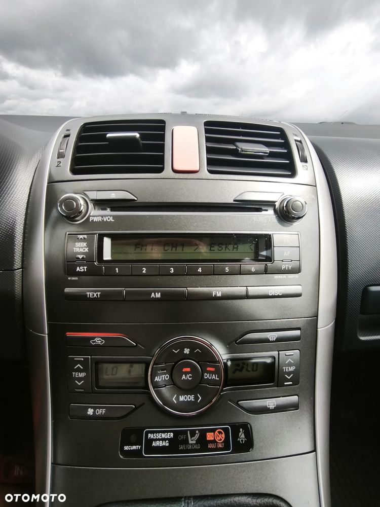 Toyota Auris 1.4 D-4D - 19