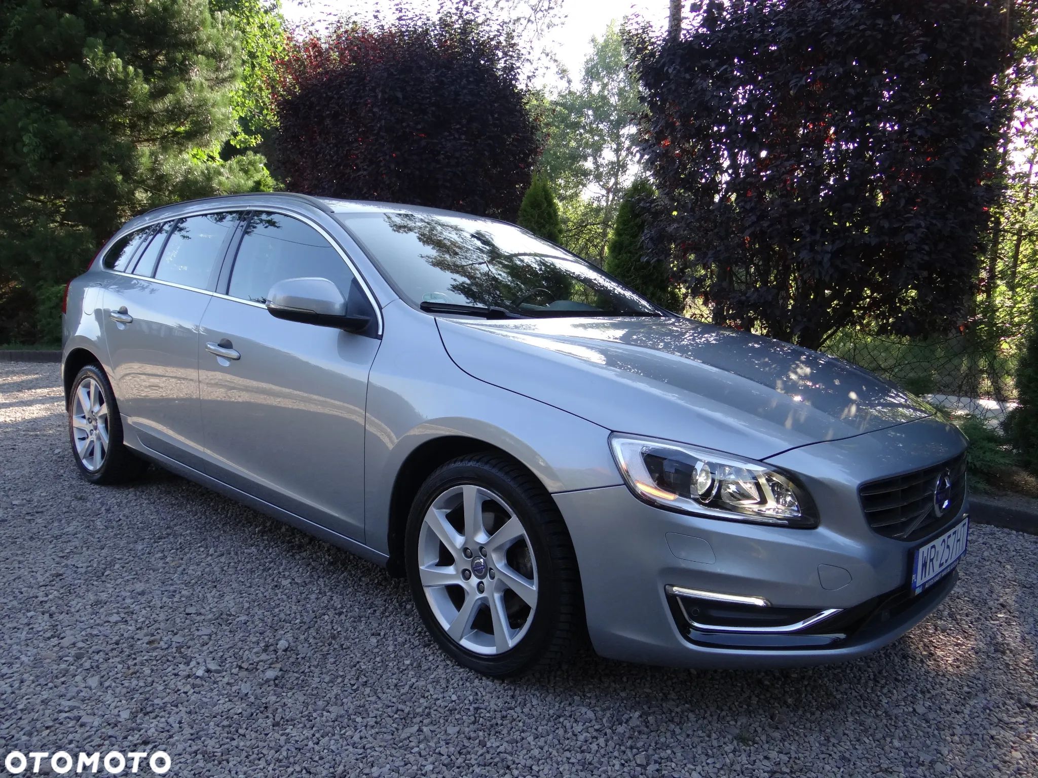 Volvo V60 D4 Geartronic Summum - 1