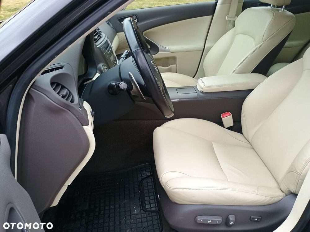 Lexus IS 250 Classic - 17