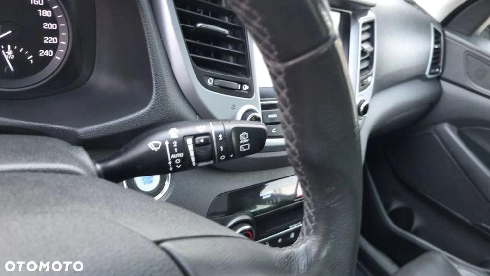 Hyundai Tucson blue 1.7 CRDi 2WD Intro Edition - 25