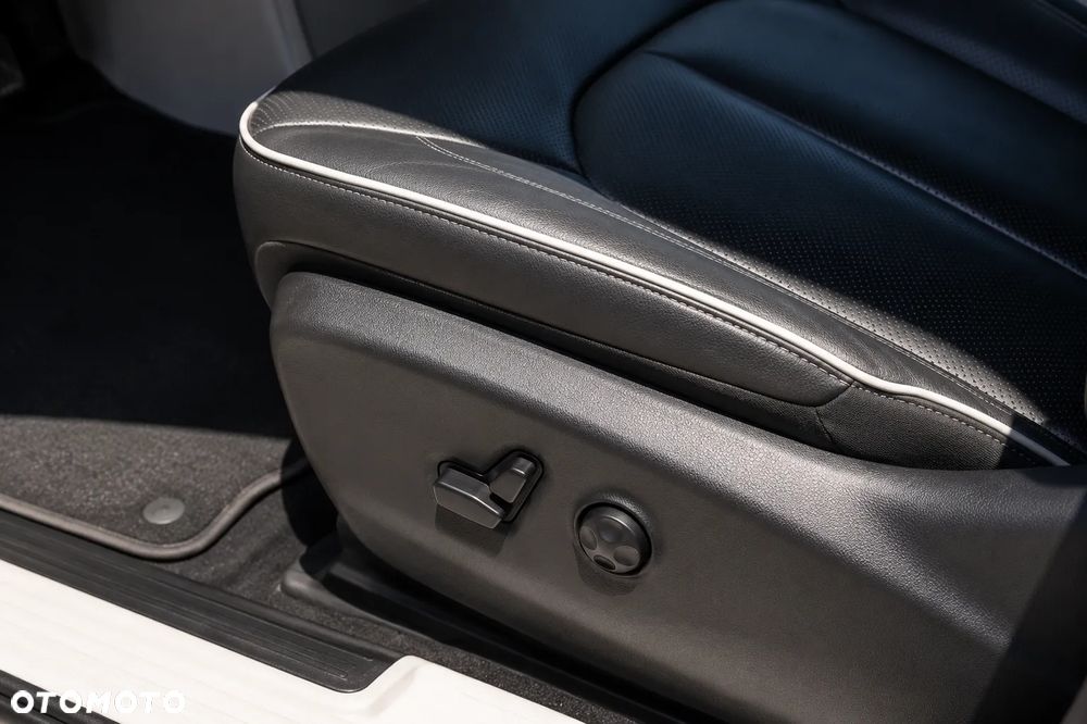 Chrysler Pacifica - 17