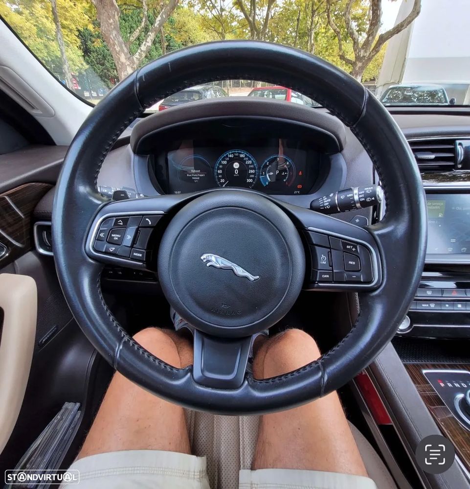 Jaguar F-Pace 2.0 i4D Prestige AWD Aut. - 11