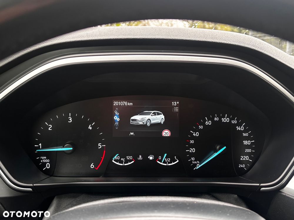 Ford Focus 2.0 EcoBlue STart-Stopp-System TITANIUM - 16