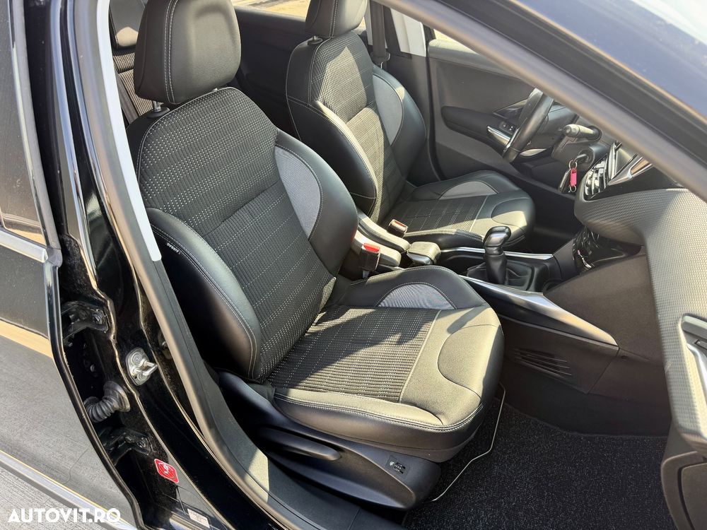 Peugeot 2008 82 VTI Allure - 23