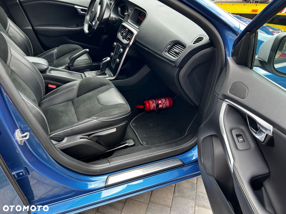 Volvo V40 D2 Drive-E R-Design Kinetic - 23