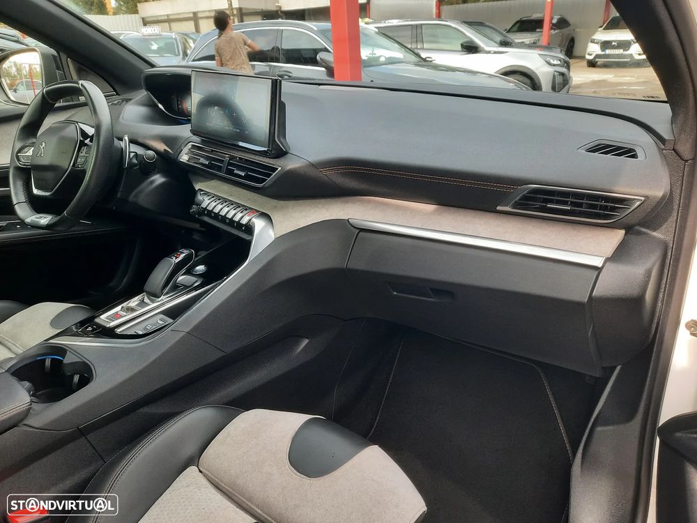 Peugeot 3008 1.6 Hybrid4 GT Pack e-EAT8 - 31