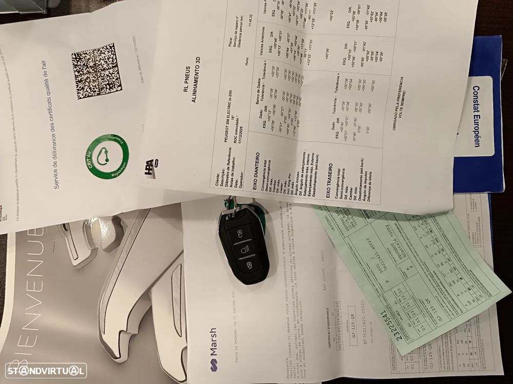 Peugeot e-208 Allure - 32