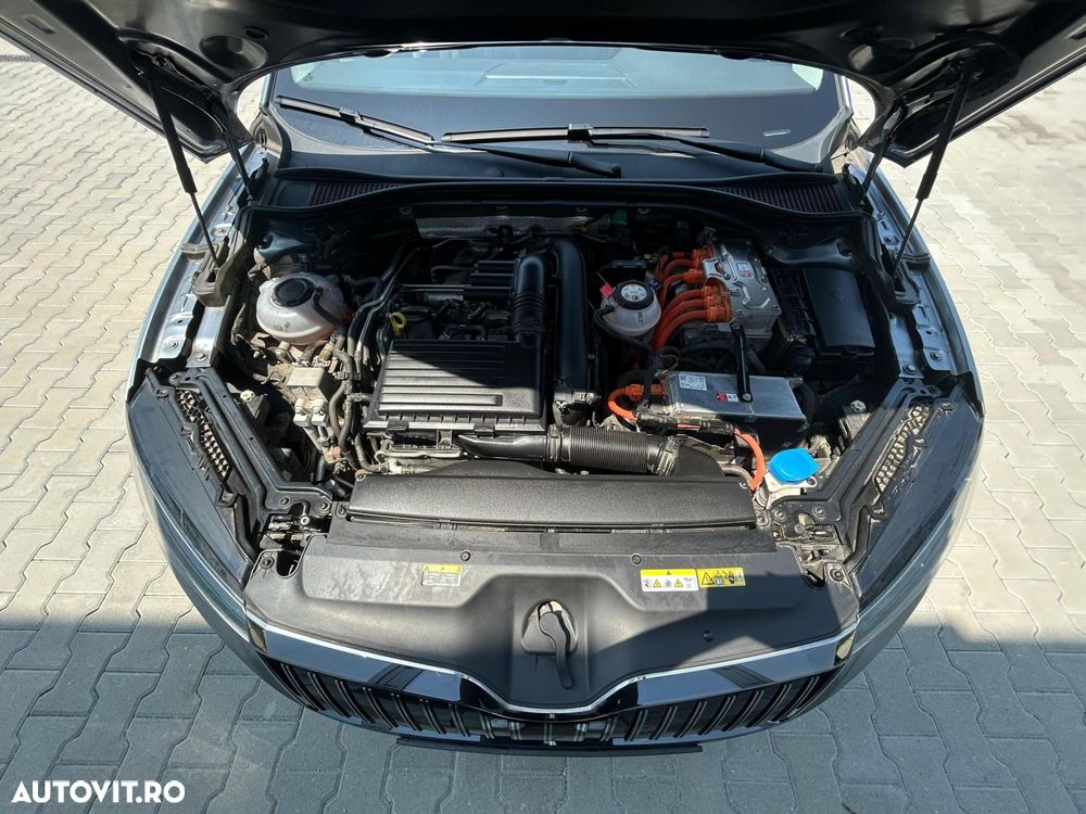 Skoda Superb 1.4 TSI DSG Ambition - 32