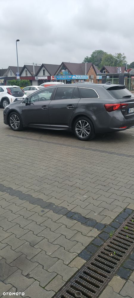 Toyota Avensis 2.0 D-4D Premium - 6