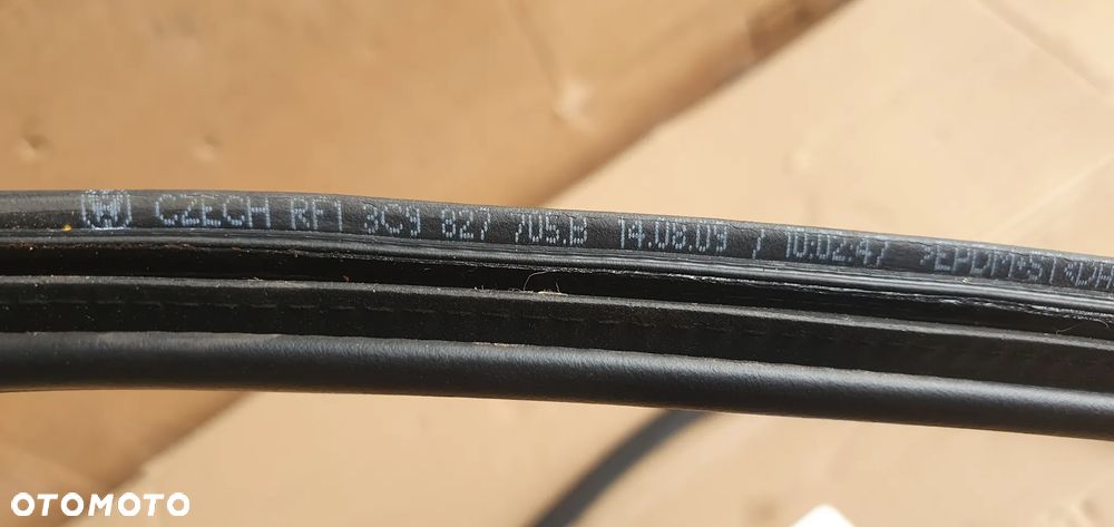 Uszczelka klapy bagażnika VW Passat B6 kombi - 8