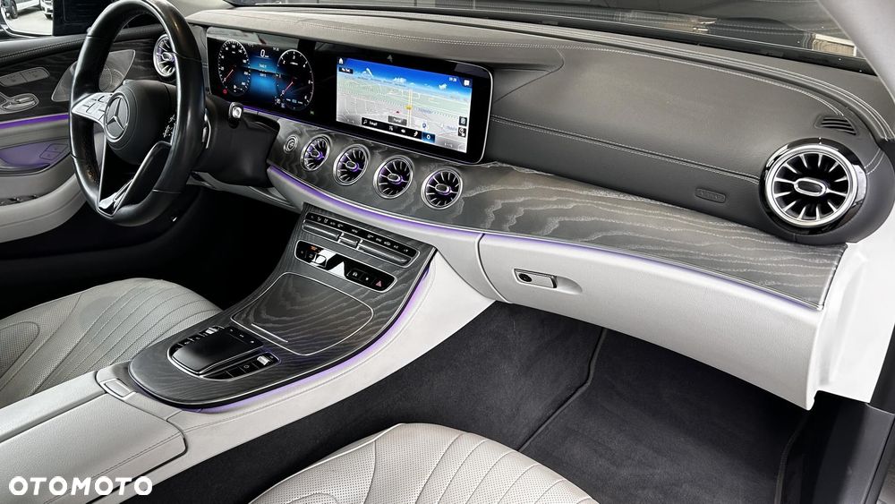 Mercedes-Benz CLS - 24