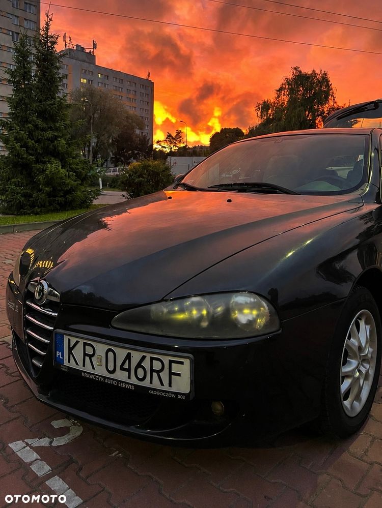 Alfa Romeo 147 1.6 T.S Distinctive - 2