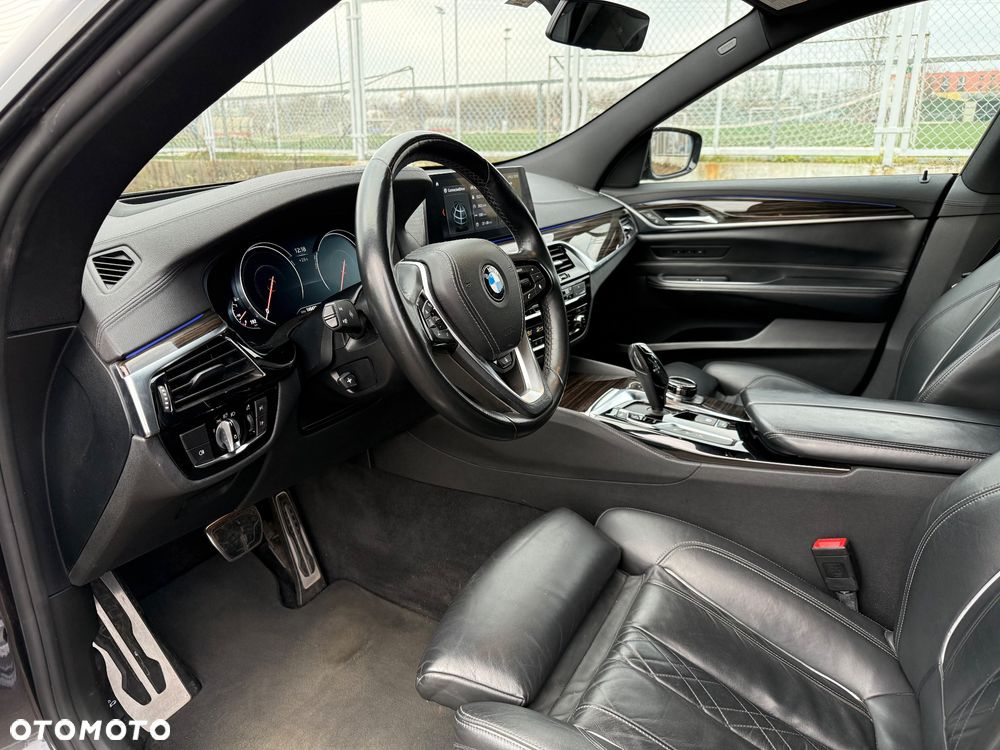 BMW 6GT 640i xDrive Sport Line - 7