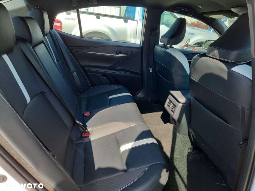 Toyota Camry - 9