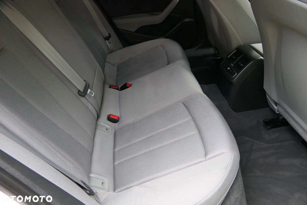 Audi A4 Avant 2.0 TDI - 24