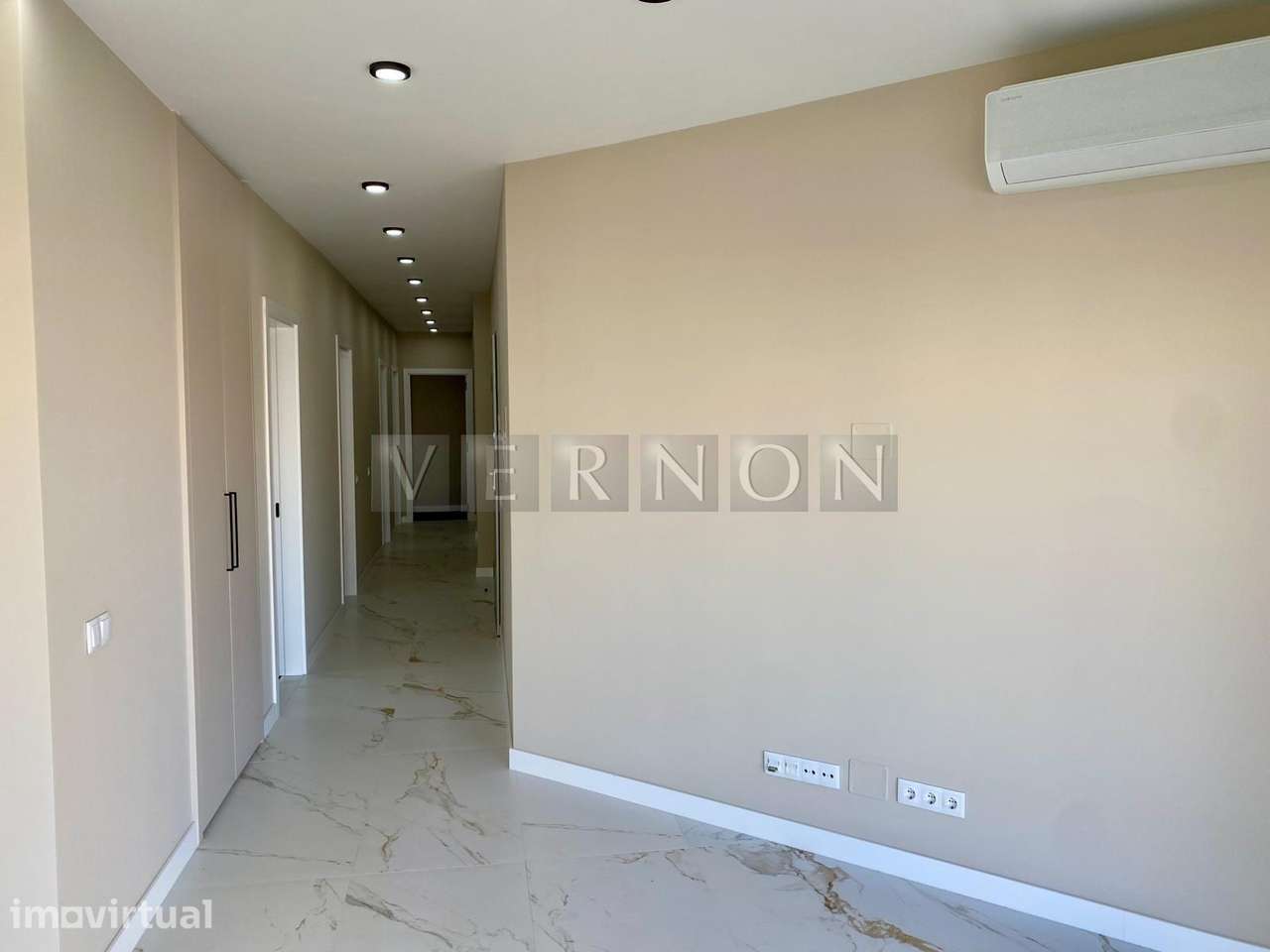 Exclusivo Apartamento T2+1 com Vista Mar em Armação de Pêra - Grande imagem: 5/23