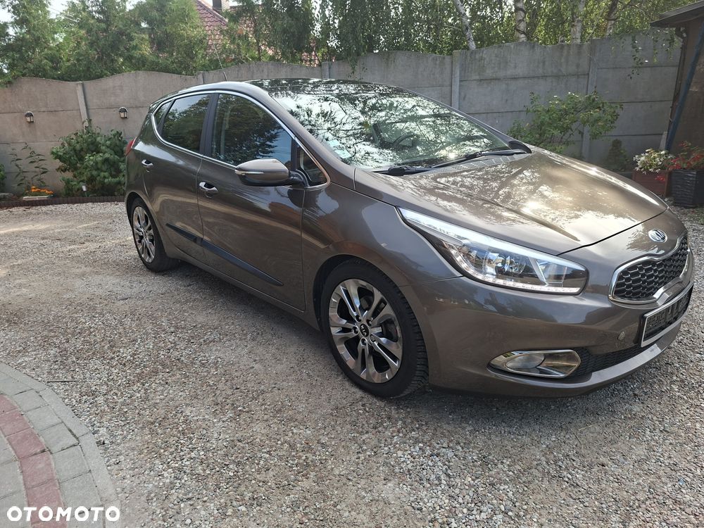 Kia Ceed 1.6 GDI DCT Platinum Edition - 1