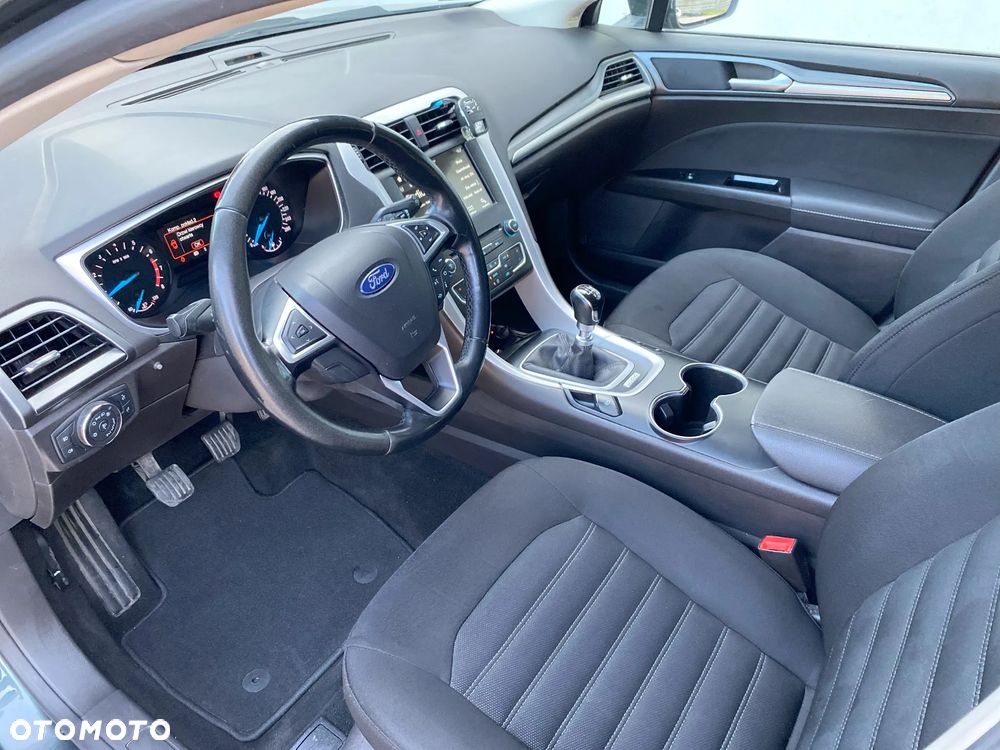 Ford Mondeo - 23
