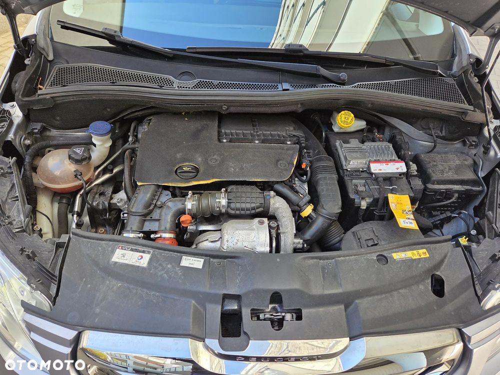 Peugeot 2008 BlueHDi FAP 120 STOP & START Allure - 19