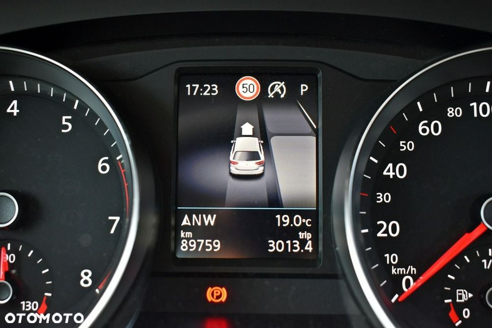 Volkswagen Passat Variant 2.0 TSI Elegance DSG - 18