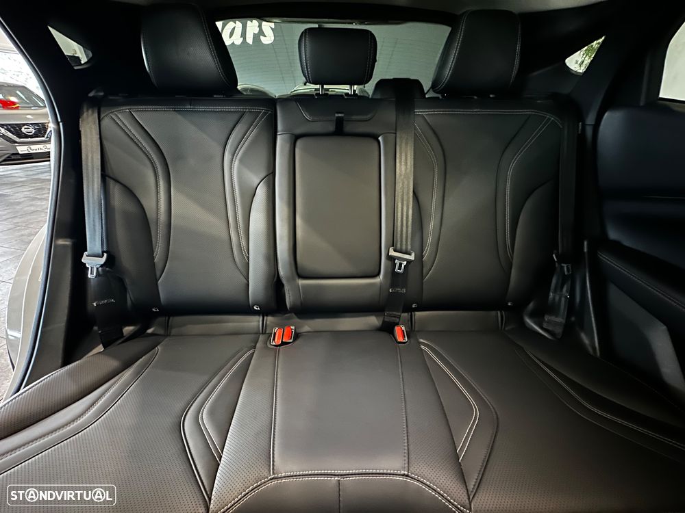 Ford Mustang Mach-E 75.7 kWh Premium AWD - 32