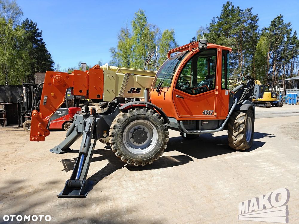 Caterpillar TH407 - 2