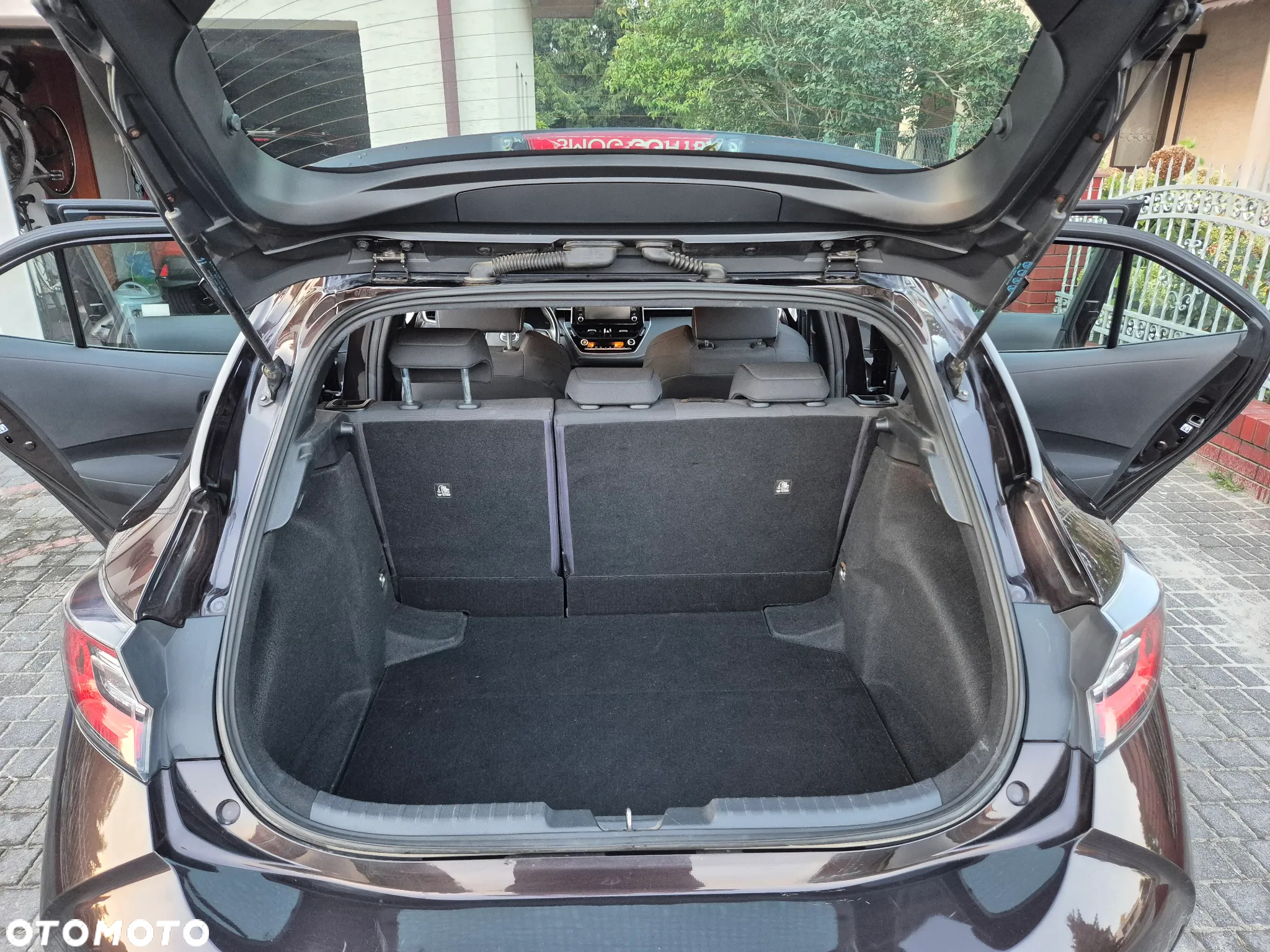Toyota Corolla 1.8 Hybrid Comfort - 17