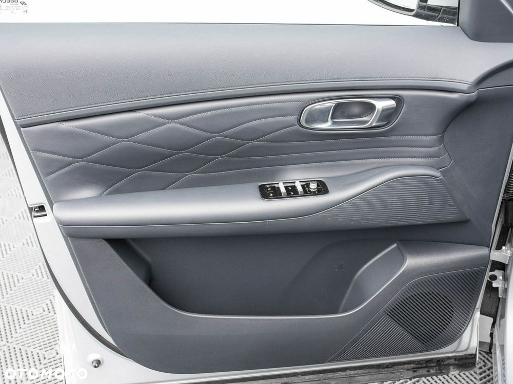 Geely Starray EM-i 1.5 PHEV Pro - 10