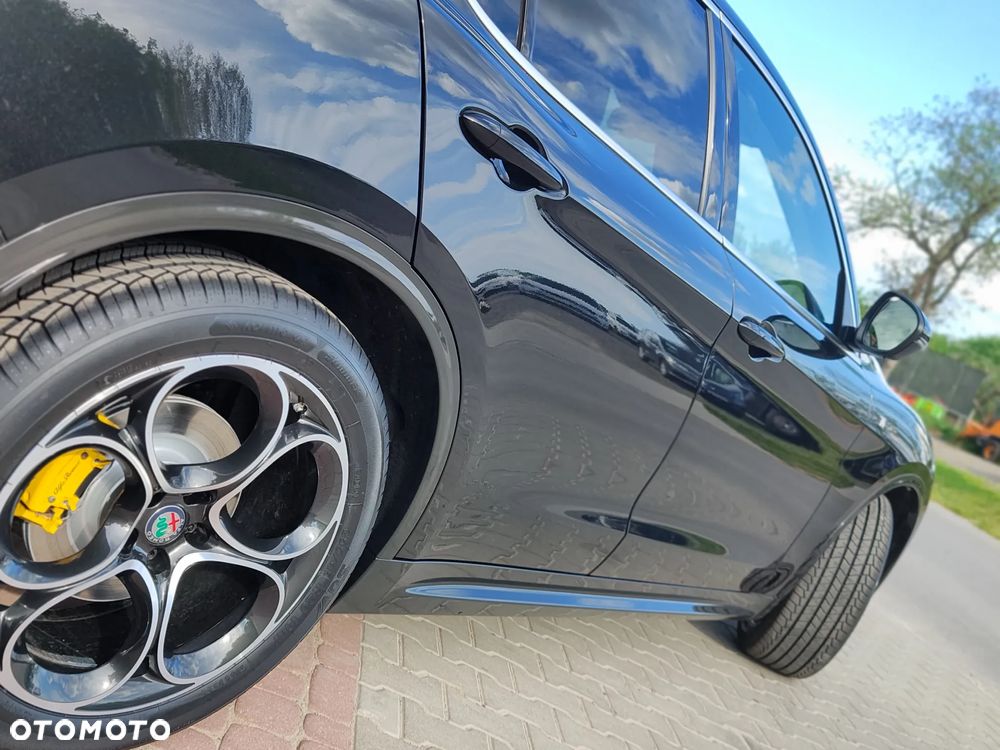 Alfa Romeo Stelvio 2.0 Turbo 16V AT8-Q4 Lusso Ti - 9