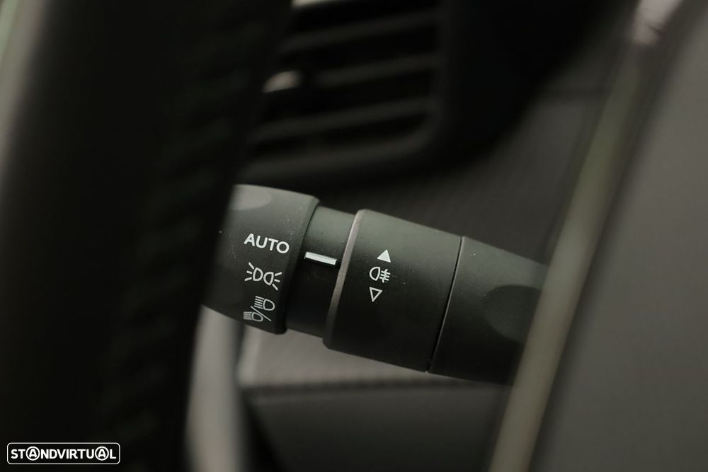 Peugeot 208 1.2 PureTech Allure - 17
