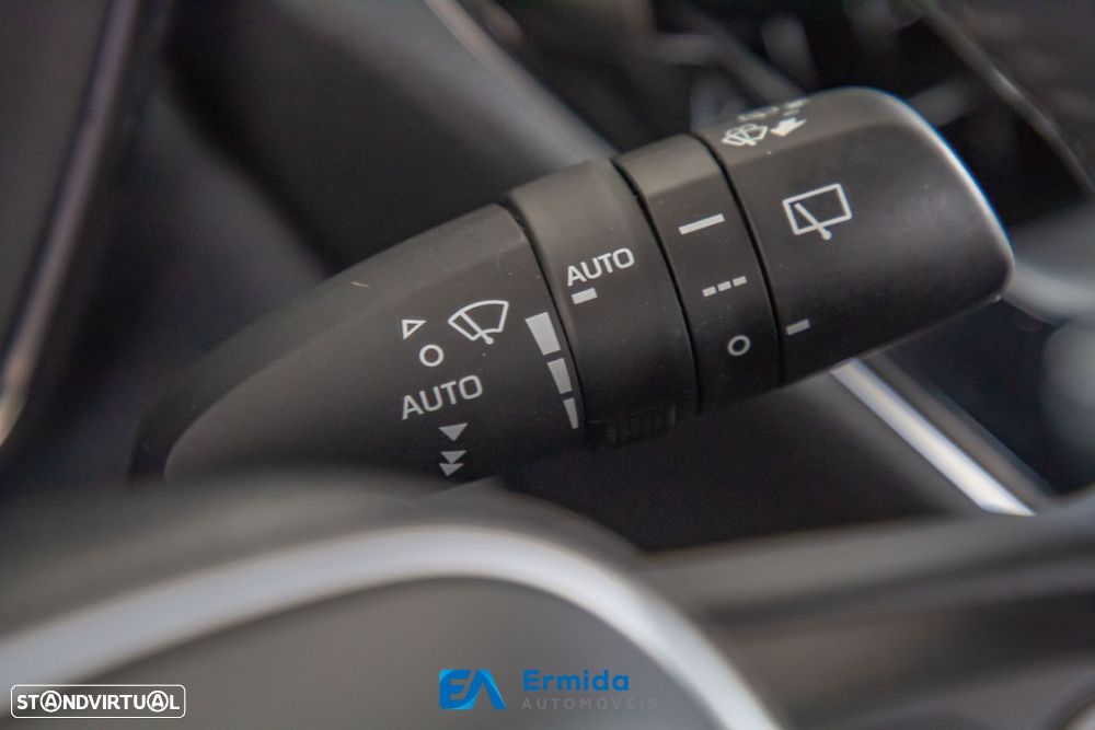 Toyota Corolla Touring Sports - 39