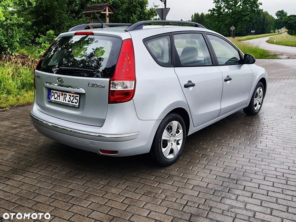Hyundai i30 1.4 Base + - 13