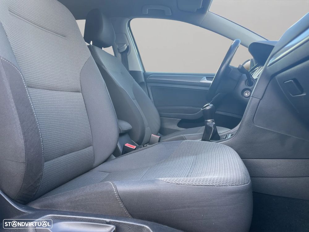 VW Golf Variant 1.6 TDi Confortline - 17
