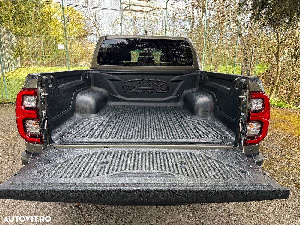 Toyota Hilux 4x4 Double Cab MHEV Autm. Invincible - 19