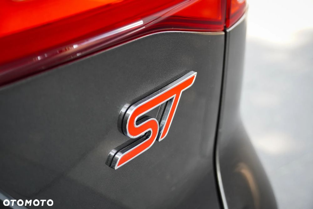 Ford Focus 2.3 EcoBoost ST-2 - 11