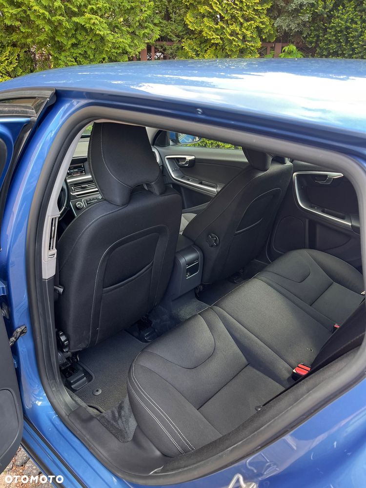 Volvo V60 T3 Momentum - 6