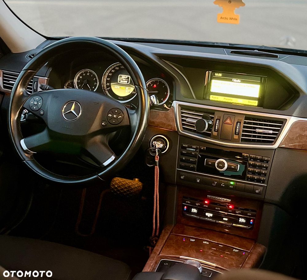 Mercedes-Benz Klasa E 200 CDI DPF BlueEFFICIENCY Automatik Elegance - 12
