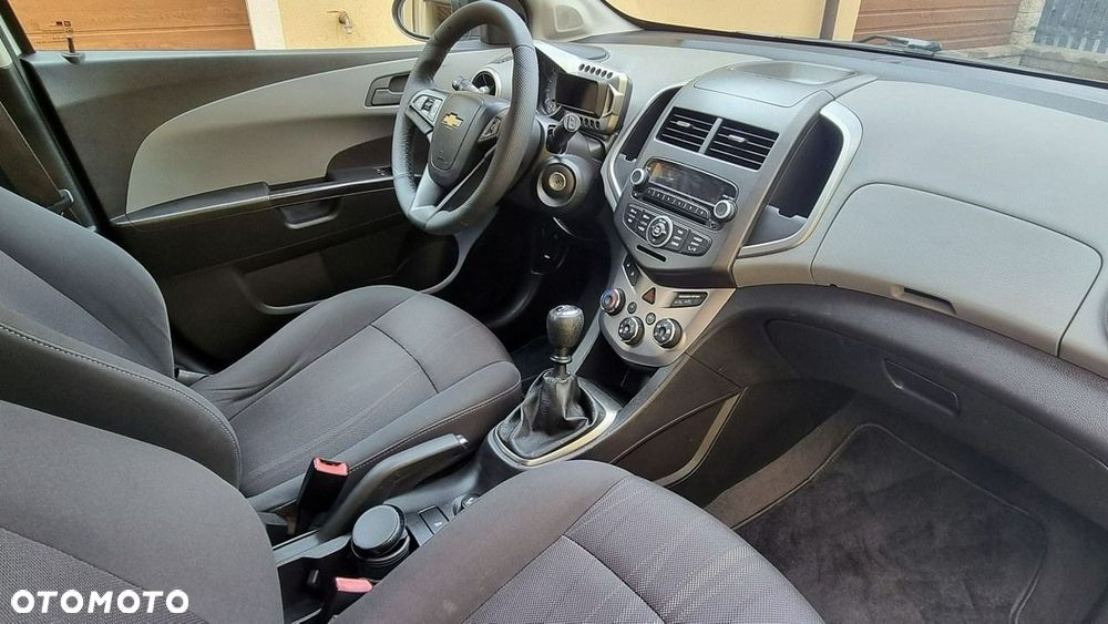 Chevrolet Aveo - 12