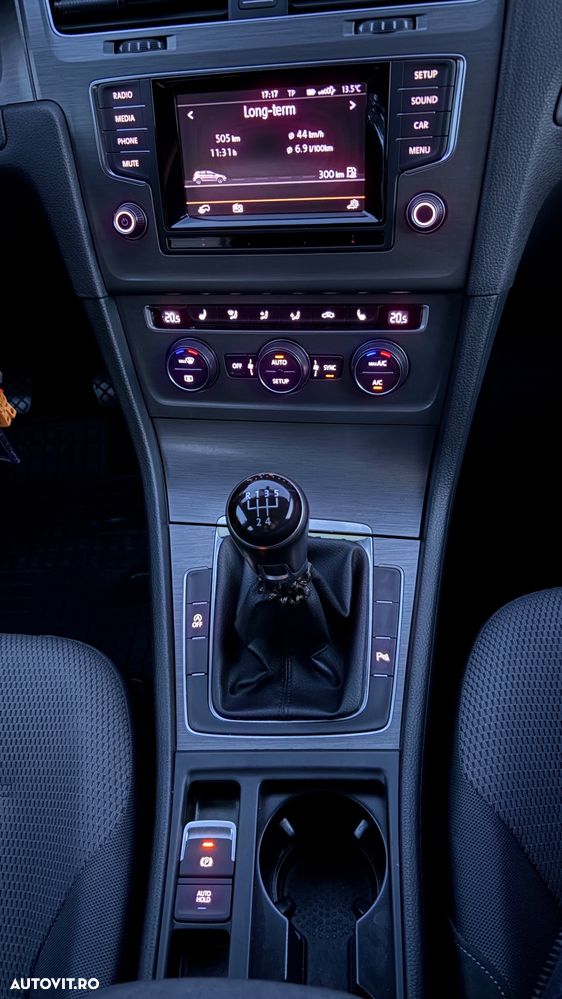 Volkswagen Golf - 27