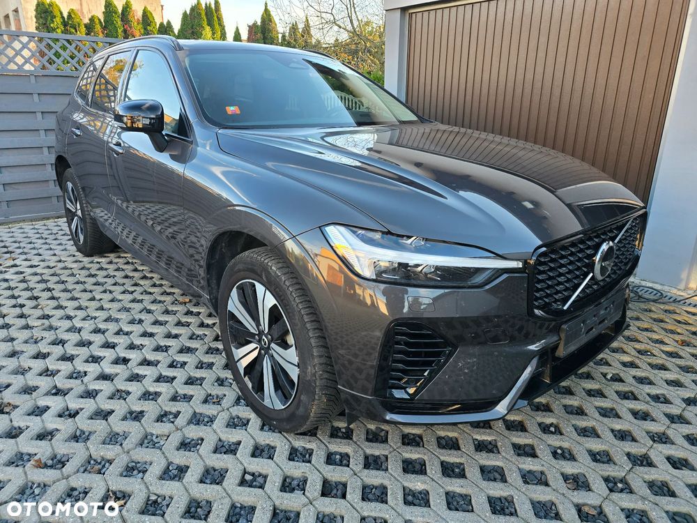 Volvo XC 60 T6 Plug-In Hybrid AWD Plus Dark - 2