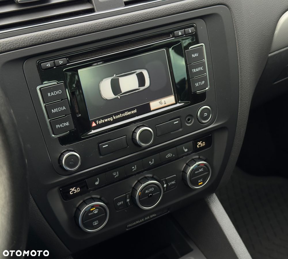 Volkswagen Jetta 1.6 TDI Blue Motion Technology Match - 6