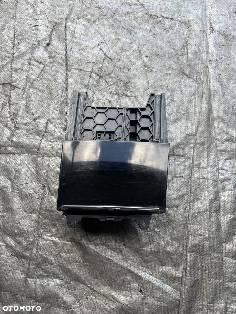 Skoda Karoq schowek tunelu 566863077 - 1