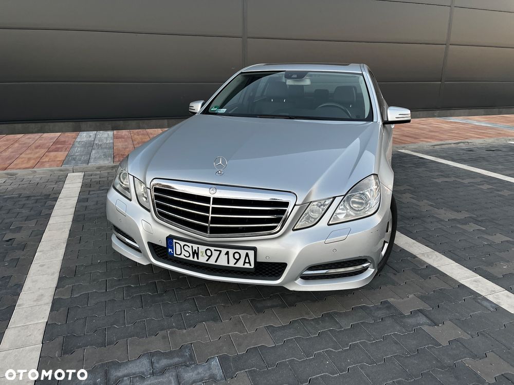 Mercedes-Benz Klasa E 200 CGI BlueEffICIENCY Avantgarde - 3