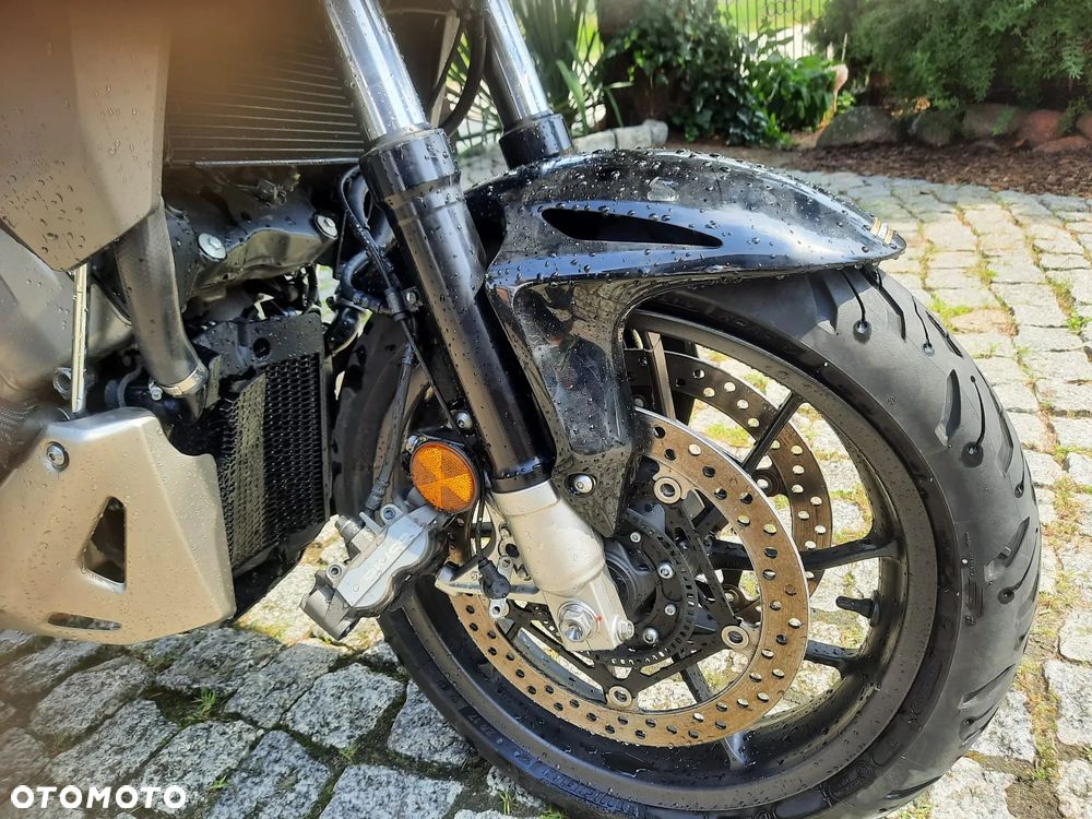 Honda VFR - 8
