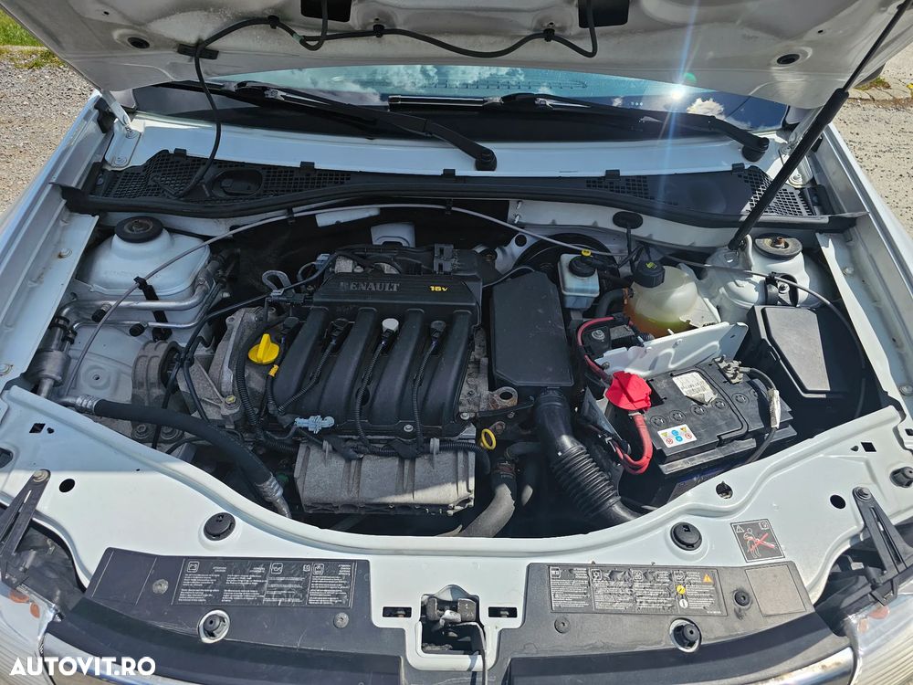 Dacia Duster 1.6 4x2 Laureate - 9