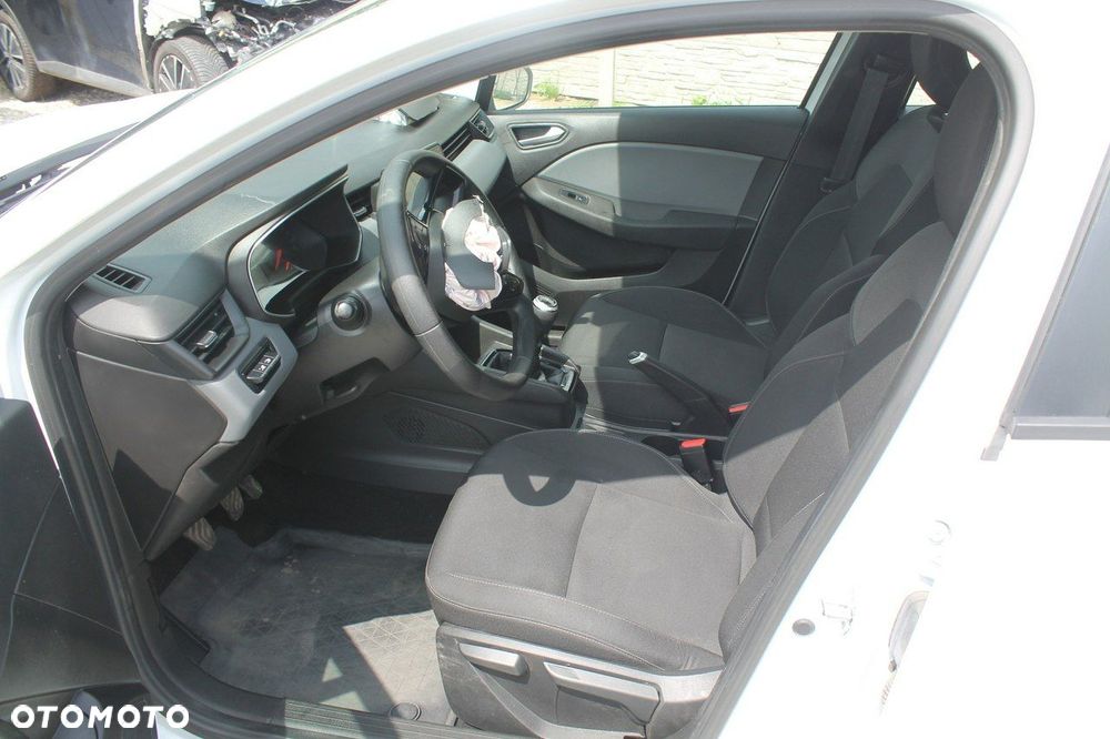 Renault Clio - 9
