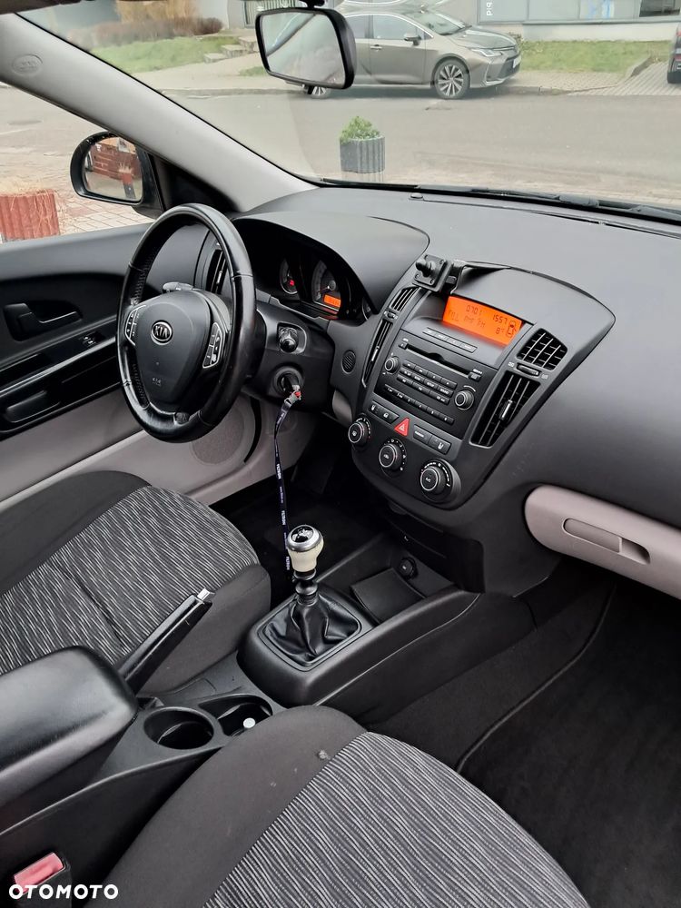 Kia Ceed 1.4 CVVT LX - 18